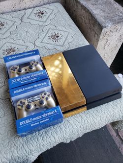 Gold & Black PS4 2016 500GB no Games & 2 Controls. $160! Each control still $65 plus taxes at store. Games i have $15 $20 $25 & $60 per Game. Trade ar