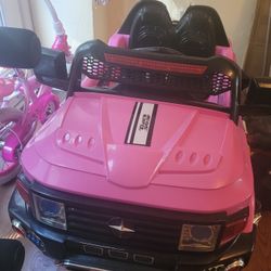 Plays Music Awsome 🚗 