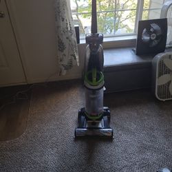 Bissell Clean View Swivel Pet 
