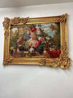 Beautiful Italian Fram With Carving