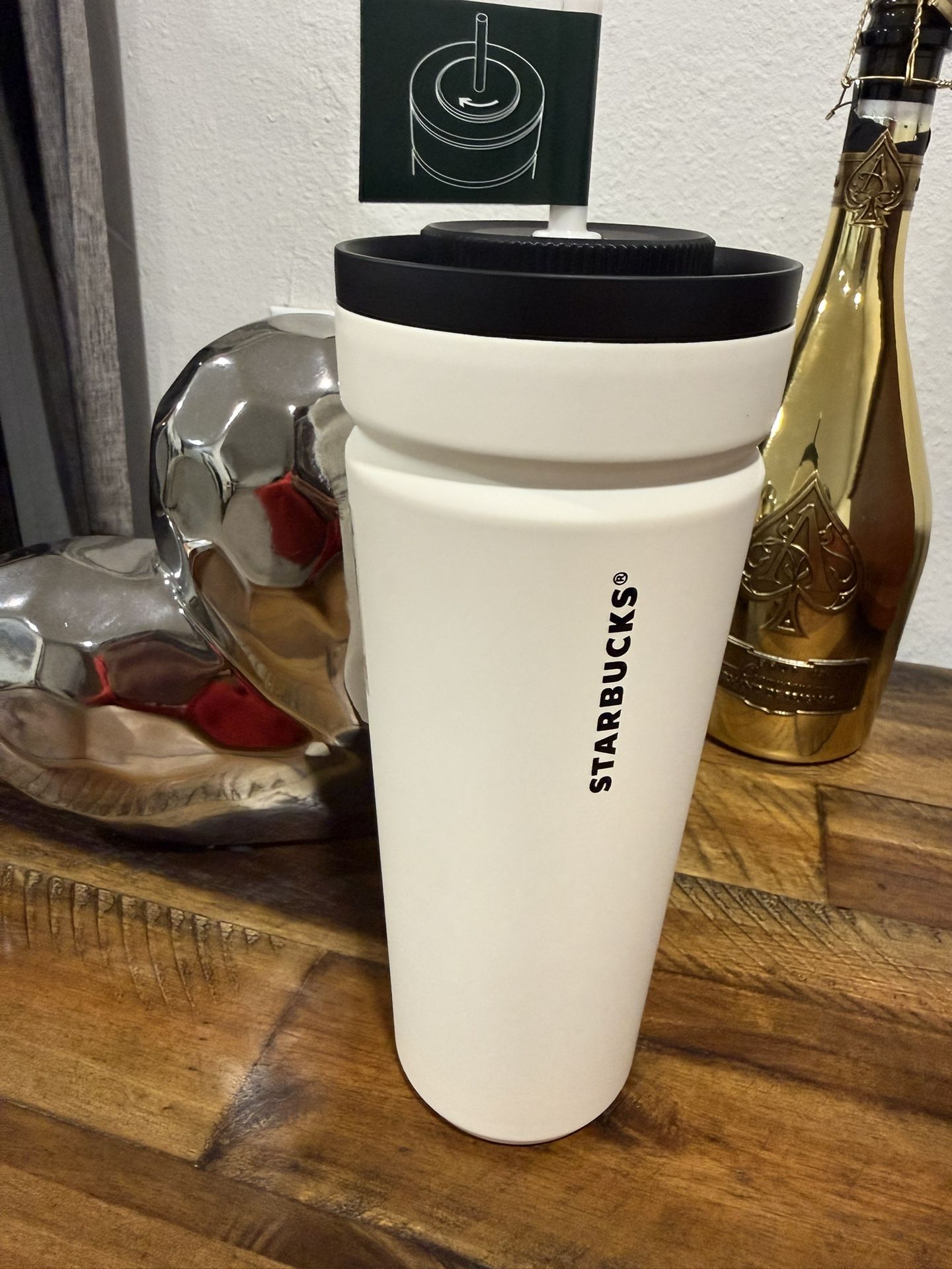NWT Starbucks 2025 Matte White Soft Touch Leak Proof Twist Seal SS Tumbler