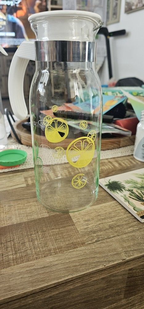Vintage Pyrex Lemon Lime Pitcher Carafe Lid w/ Strainer 1 Qt