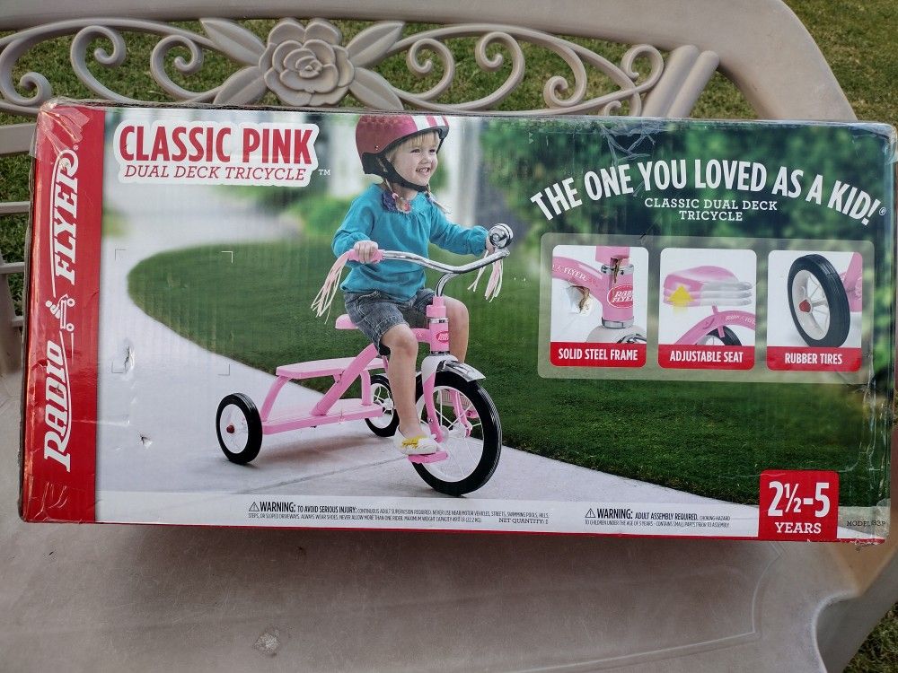 Radio Flyer Classic Pink Dual Deck Tricycle with 12 inch Front Wheel and Adjustable Seat for Ages 2 1/2 5 years, Pink