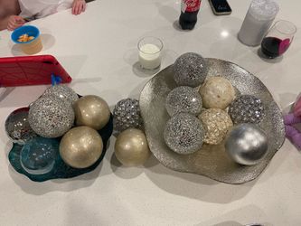 Assortment of decor balls