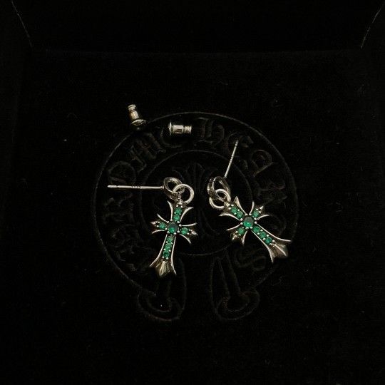 Classic green diamond inlaid cross earrings