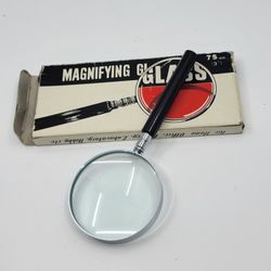 Vintage Made in Japan Magnified Glass 75mm/3". Real glass. Pre-owned, 
good shape, please see photos for details.
Weight  5oz plus shipping materials.