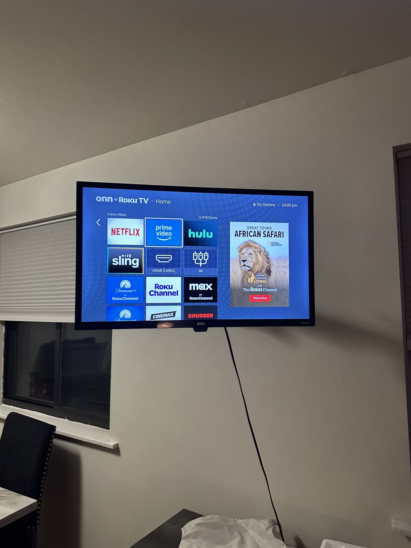 Onn Roku Tv And Swivel Full Motion Mount
