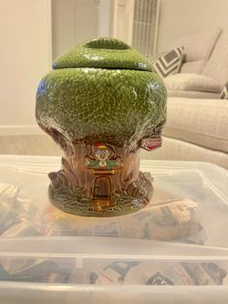 Vintage 1981 Keebler Elf Tree cookie jar