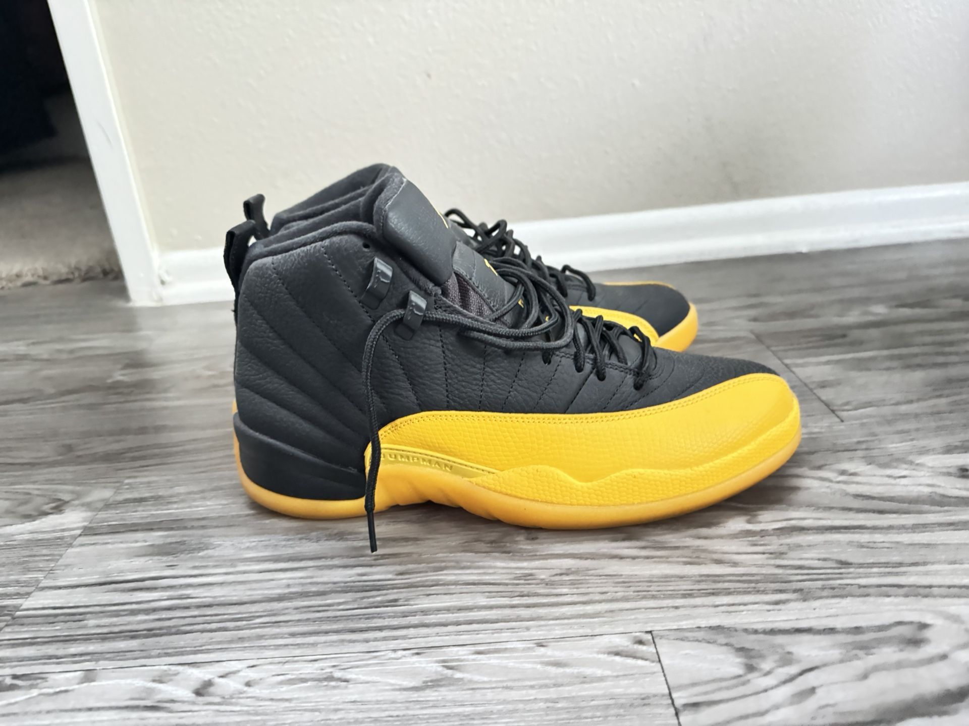 Nike Air Jordan 12 - University Gold - 10.5 Mens