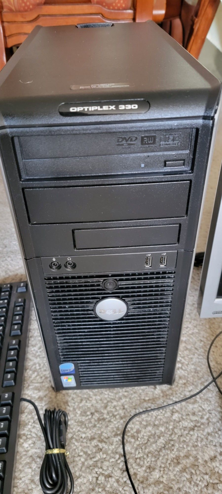 Dell Optiplex 330 PC Desktop W/Monitor/Keyboard /Mouse WINDOWS 10 pro Installed.