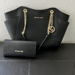 Micheal Kors Purse & Wallet 