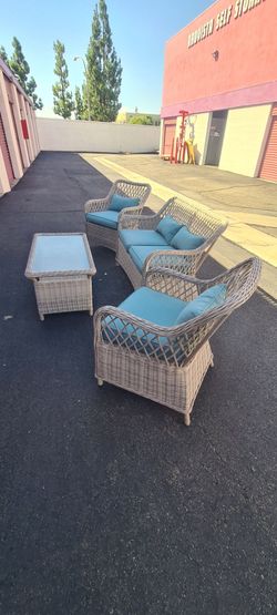 4 pics Patio set