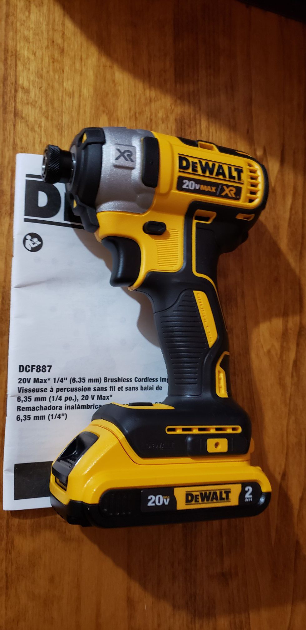 DEWALT 20V IMPACT DRILL 3SPEED XR AND BATTERY.