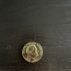 Memorial Coin For Franklin Delano Roosevelt, The 32nd President Of The United States. NOT GOLD. The Only American President To Serve 4 Terms!