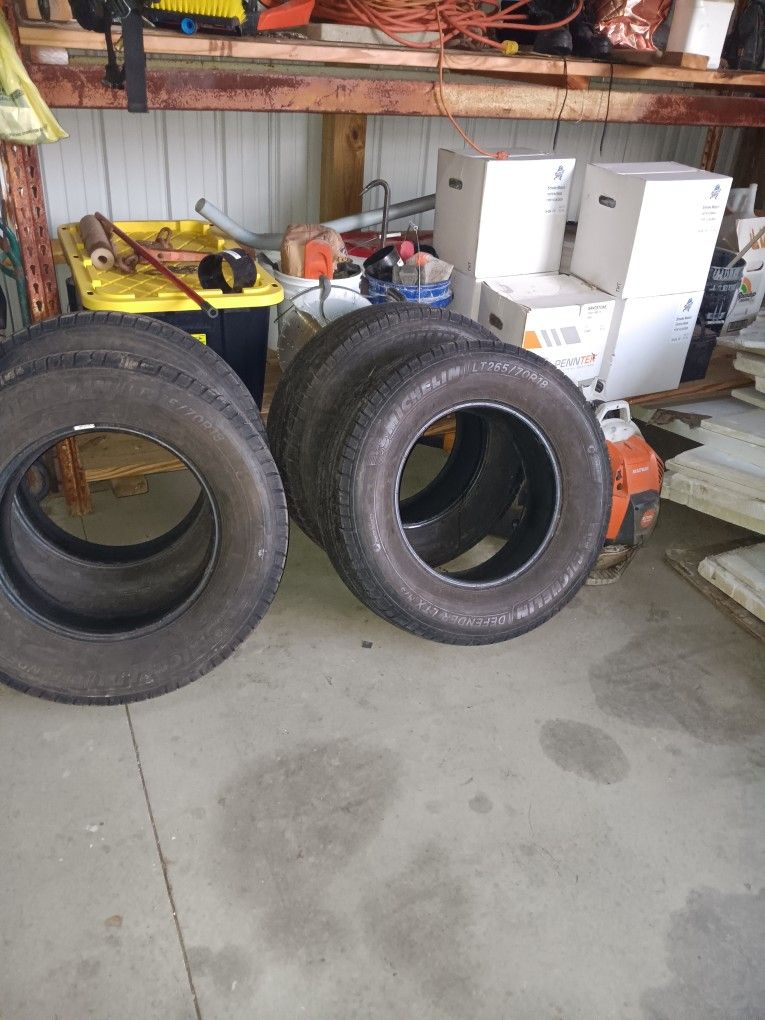Set Of Tires For Sale265 70 18s
