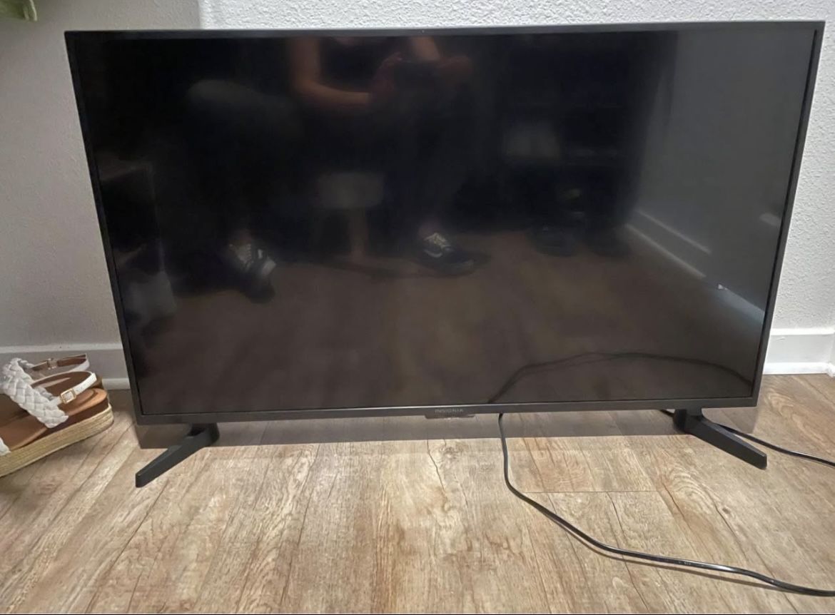 43in Insignia Fire TV w/ Alexa Remote