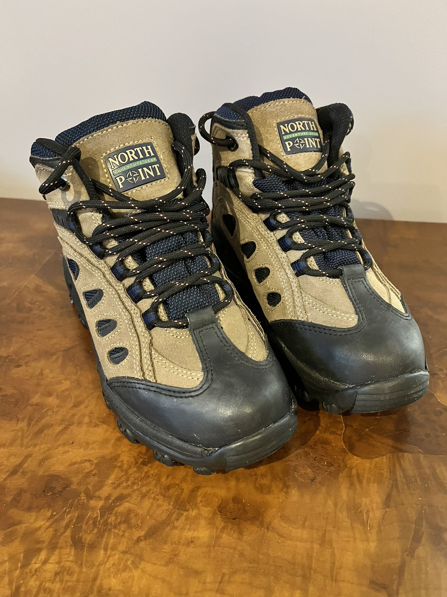 HIKING BOOTS