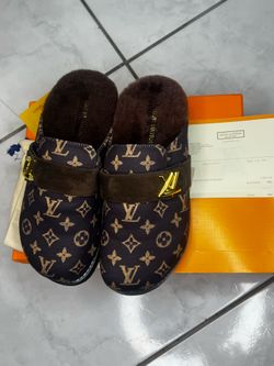 LV Cosy Flat Comfort Closed Mule (With receipt