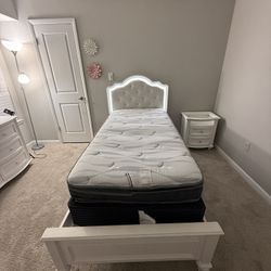 Twin Bed Includes Matress & Box Spring