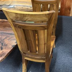 🪵 SolidWoodMonkeyPodChair 🪵