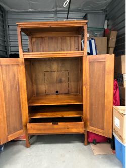 Free - Armoire/TV cabinet