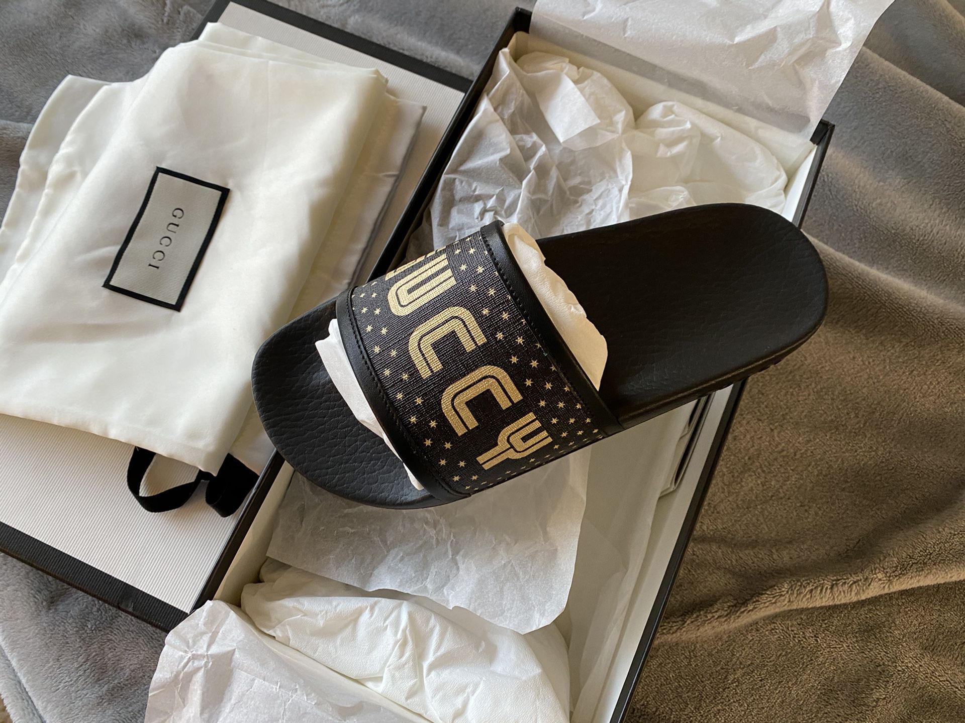 Women’s Gucci supreme star slides slippers size 36