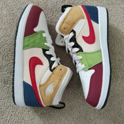Air Jordan Retro 1 Mid "Messy Room" Size 4.5wmns/3 Youth 