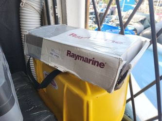 LI2000-002 Never Installed Raymarine Wind Vane