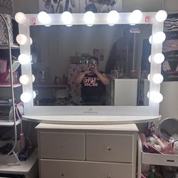 Vanity mirror
