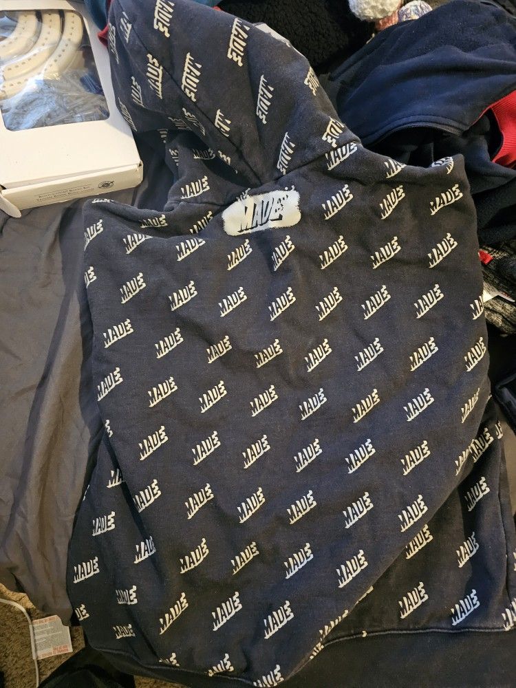 9 Clothing Items For Sale $9