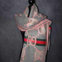 2x Silk Scarf Louis Vuitton , Gucci . Silk Head Band . New for Sale in New  York, New York - OfferUp