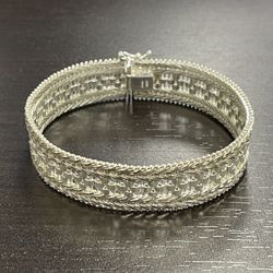 925 Silver Bracelet Italy Length 8” Weight 31 Grams