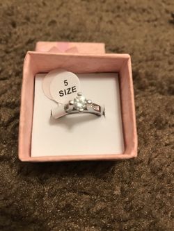 Women's 925 sterling silver white gold plated ring / size 5 / brand new