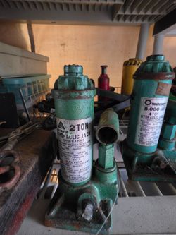 Hydraulic Bottle Jacks – Lot of 4 Vintage Heavy-Duty Jacks