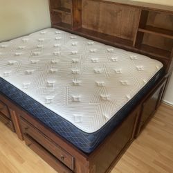 Full Size Space-Saver Bed with Great Storage!