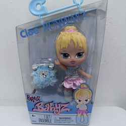 Close RUNWAYZ Baby Bratz💙