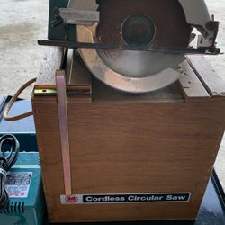 Mikita Circular Saw with wood case