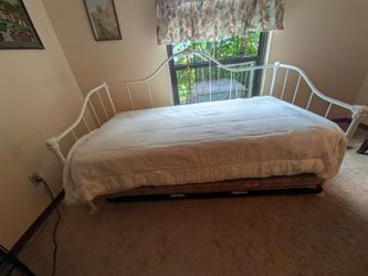 Trundle bed