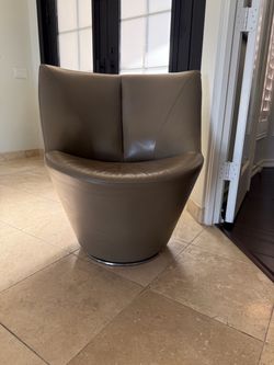 Modern Genuine Leather Swivel Chair