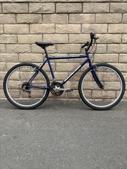 Diamondback Outlook size Medium 17.5"