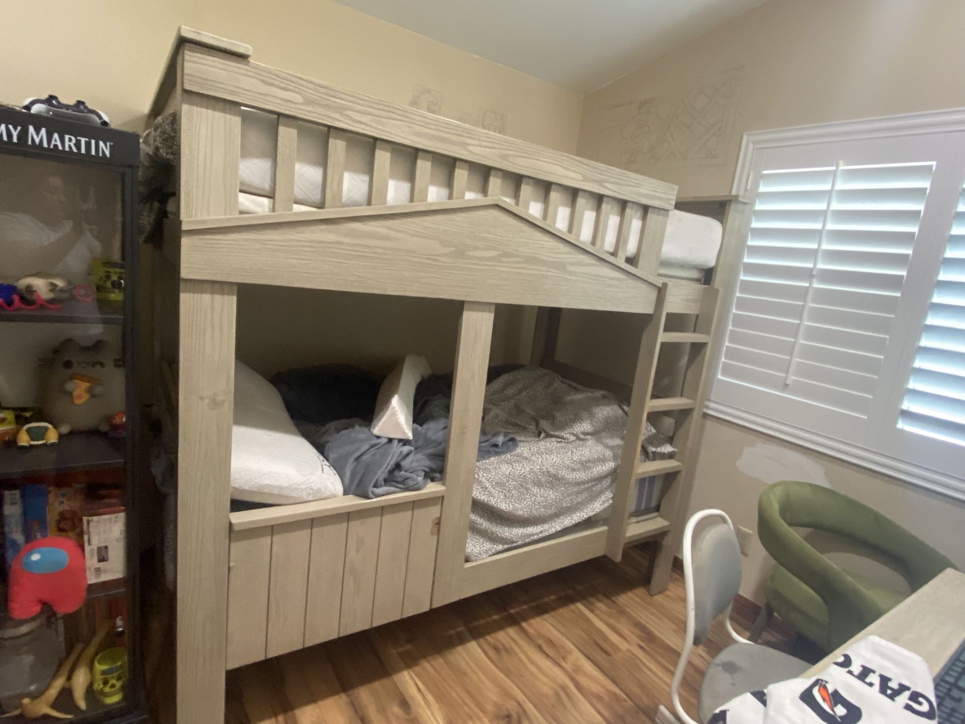 Bunk bed