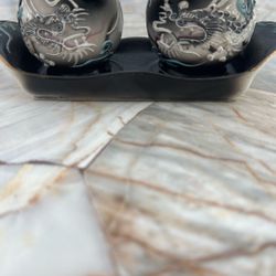 Japanese Moriage Dragon Ware Salt And Pepper Shaker 