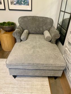 Brand New Open Box Chaise Lounge !! Assembled already !