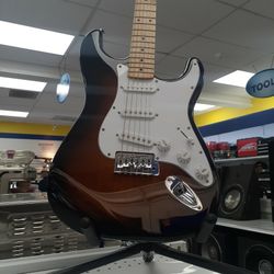 ELECTRIC  GUITAR SAQUIER STRATOCASTER  BY FENDER  CHINA
