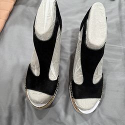 Kenneth Cole 7.5 Wedge - Brand New