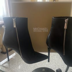 Michael Kors Leather Booties  Pick up Only ! 
