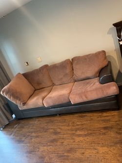 COUCH FOR SALE❗️🛋