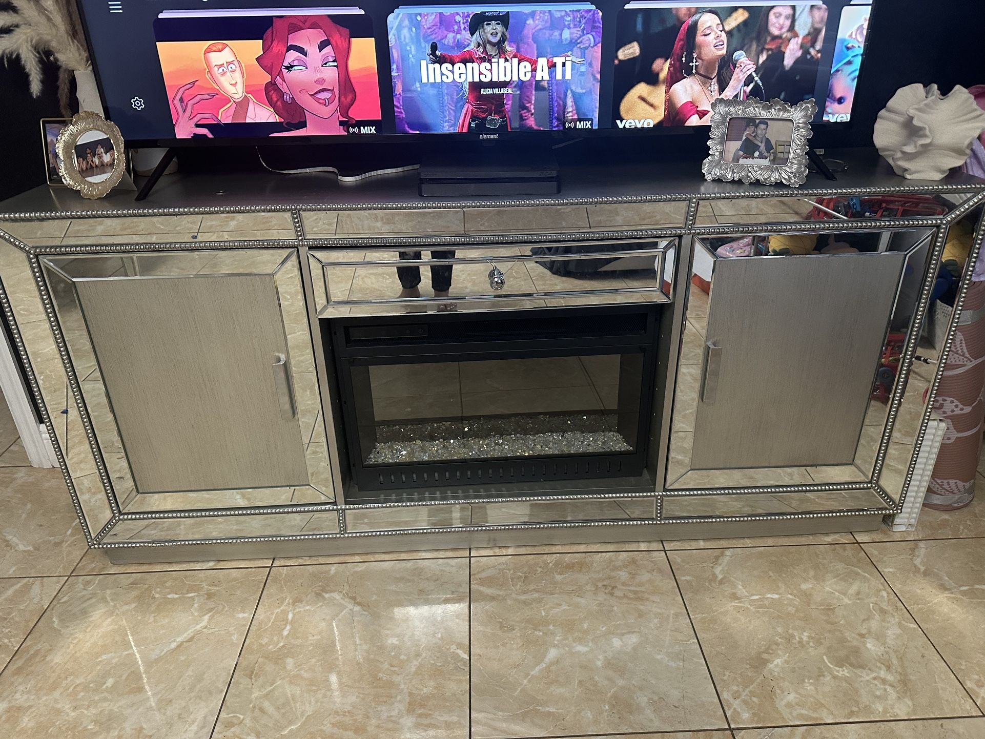 TV Consolé With Electronic Fire pit