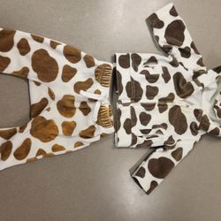 Boys 0-3 months Baby 8 Giraffe print 2 piece fleece zip up hoodie and pants 2pc. LOT H