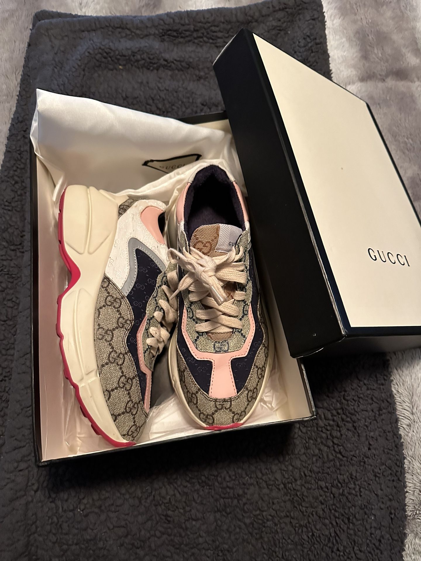 Gucci Sneakers 